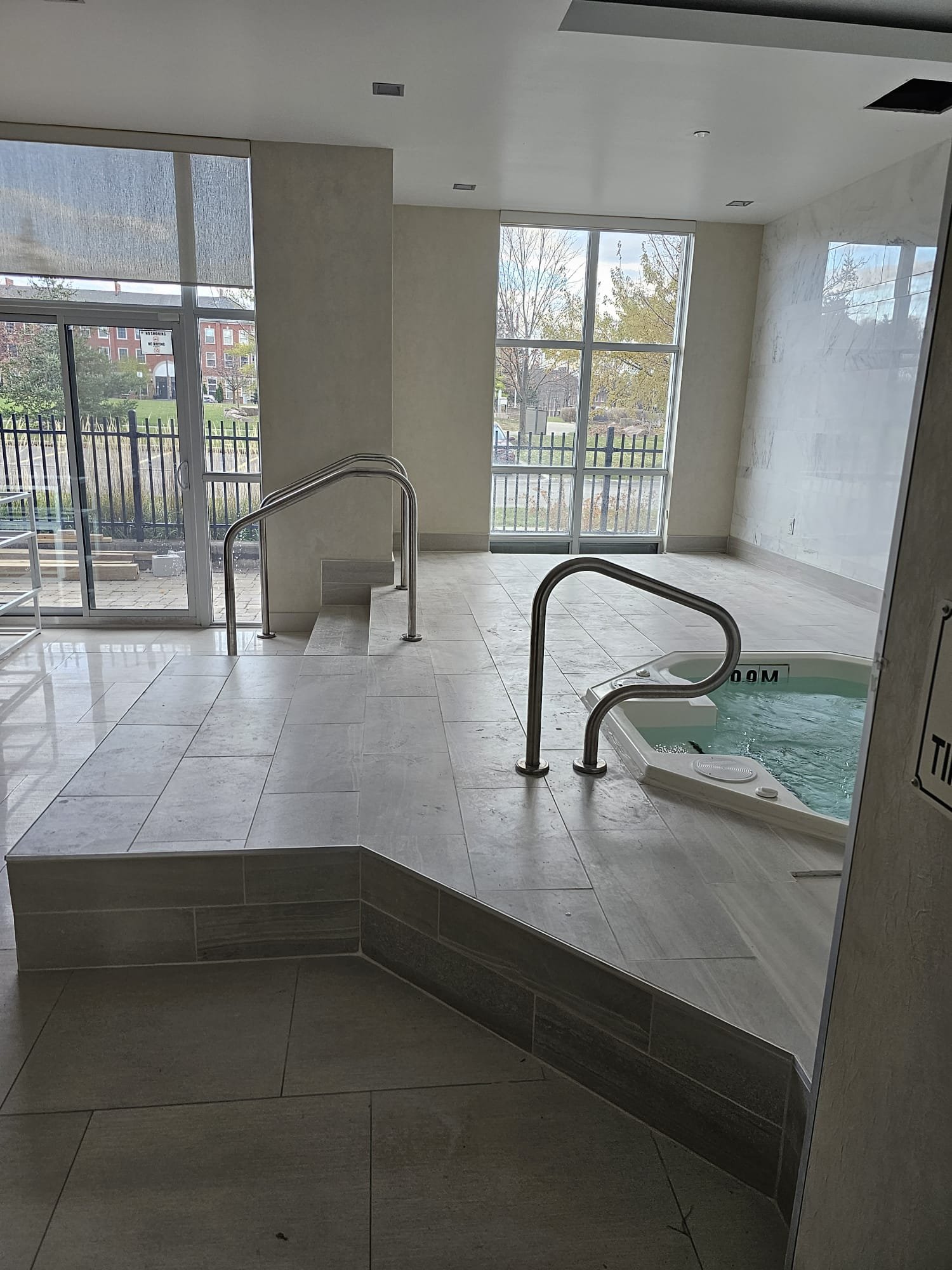 Commercial - Pool & Spa Glass