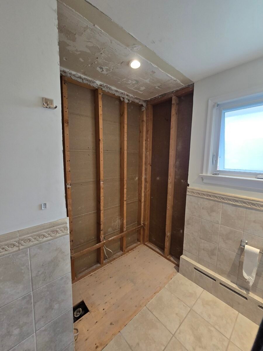 Alliston bathroom before